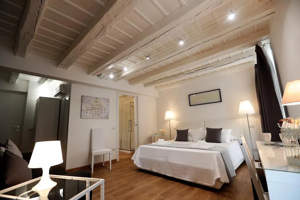 La Maison De Charme Rooms Verona 2*,